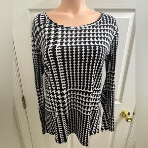 Daisy Fuentes Black and White Long Sleeve Top